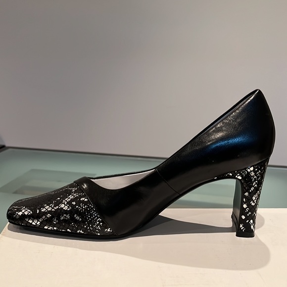 Python Skin Appliqué black 2” heels - Picture 6 of 7